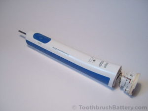 braun-oral-b-toothbrush-type-4729-base-open-2