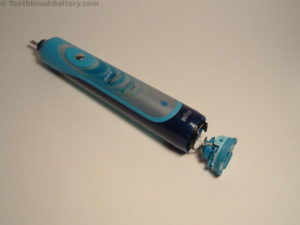 Braun-Oral-B-Sonic-Complete-Type-4717-how-to-open-2