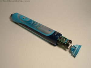 Braun-Oral-B-Sonic-Complete-Type-4717-how-to-open-3