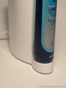Braun-Oral-B-Sonic-Complete-Type-4717-on-charger-2