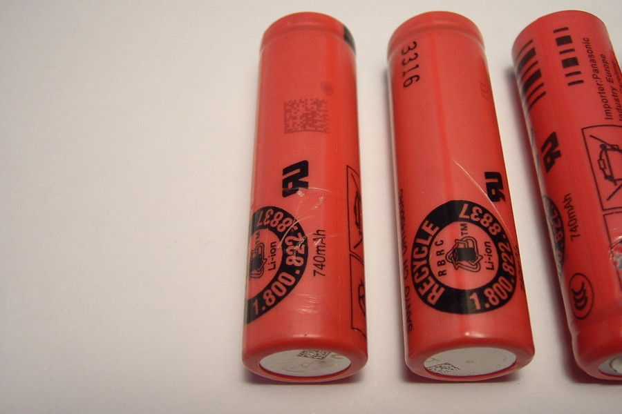 49mm x 14mm Li-ion Oral-B iO Series Toothbrush Battery - Sanyo (Factory Seconds) - Image 2